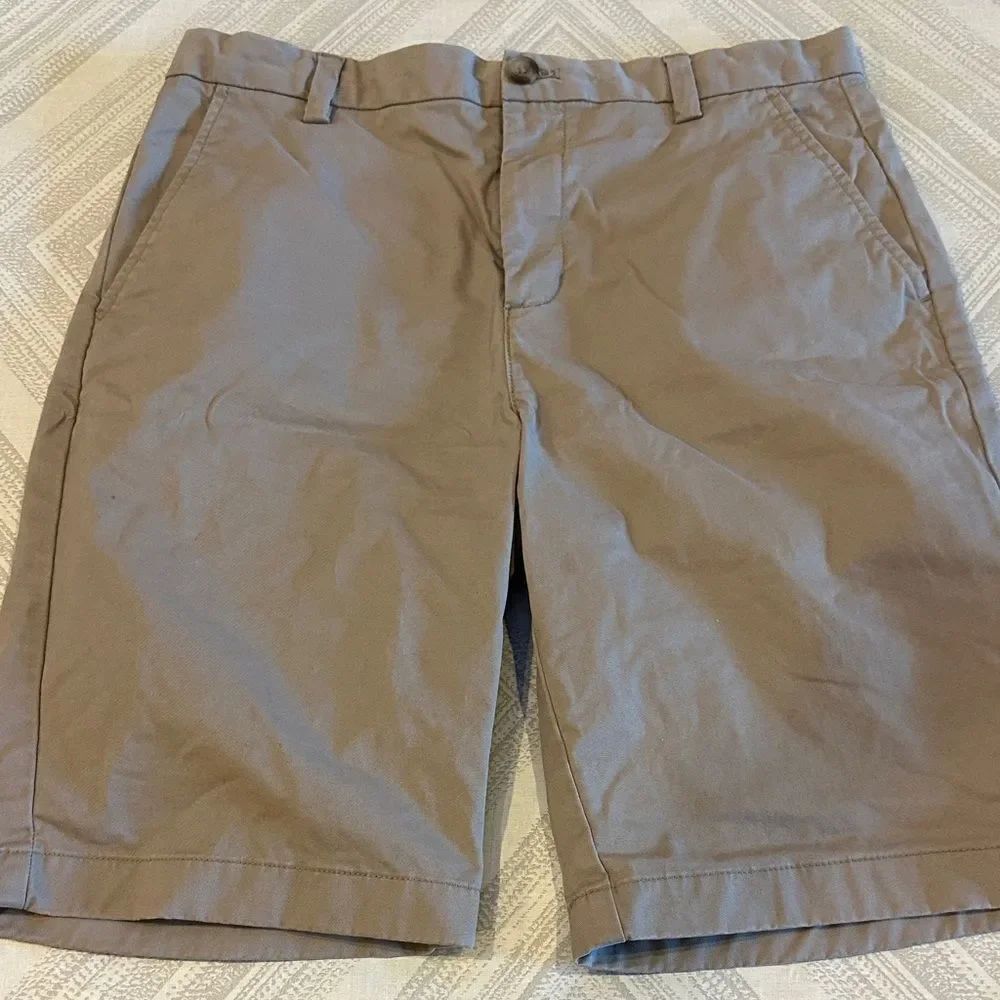 Vineyard Vines Boys Khaki Shorts - Size 18